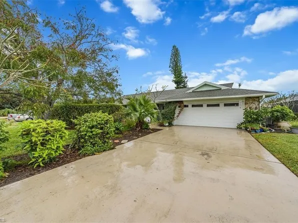 208 Baltusrol DR, NAPLES, FL 34113