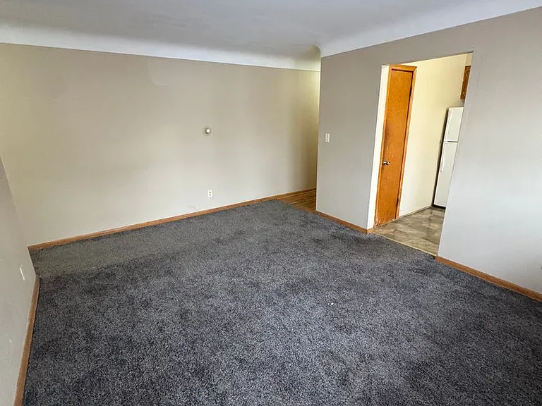 616 Ivy Ave E — Photo 3