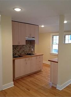 4th image of 528-532 Clifton Ave