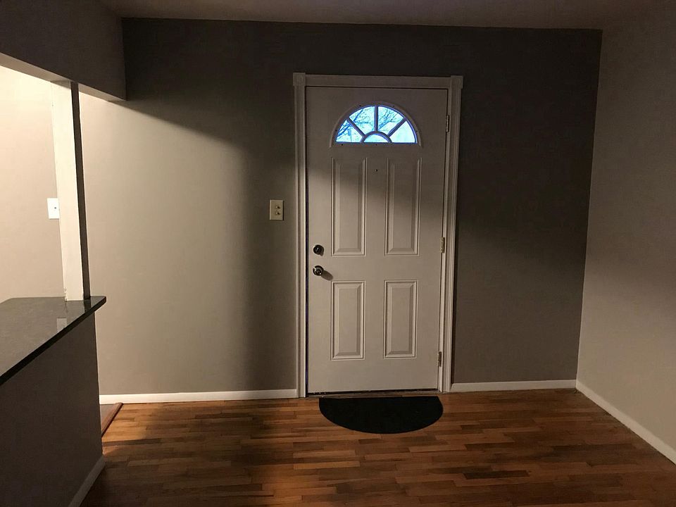 2nd image of 322 Blanche St
