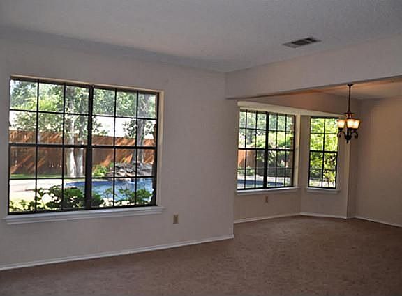 5th image of 3013 Willow Ln