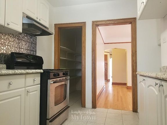 5th image of 5321 W Cornelia Ave