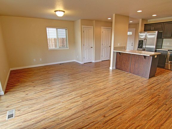 4th image of 7421 NE 56th St
