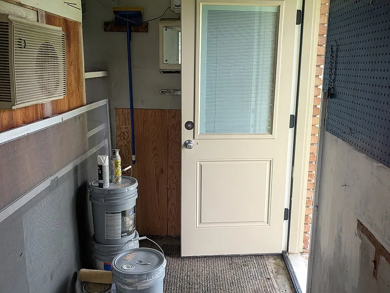 223 Stephanie Ave — Photo 36
