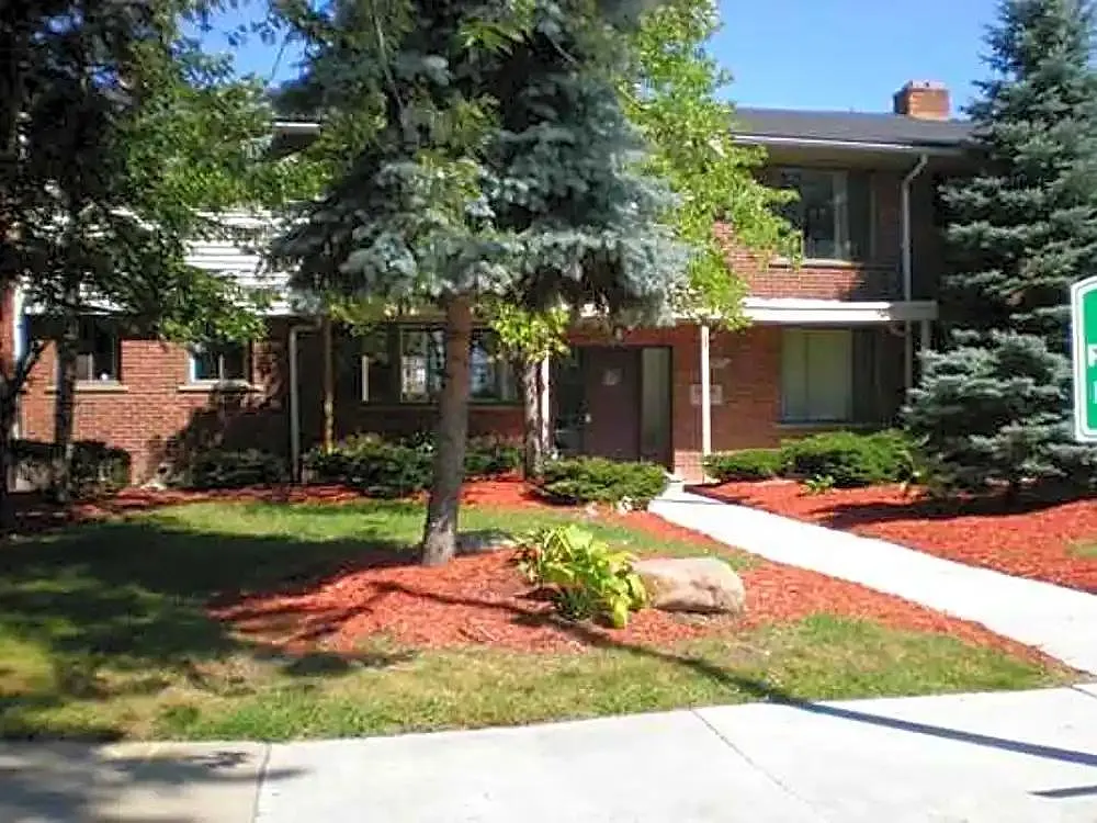 23652 Schoolcraft Rd — Photo 4