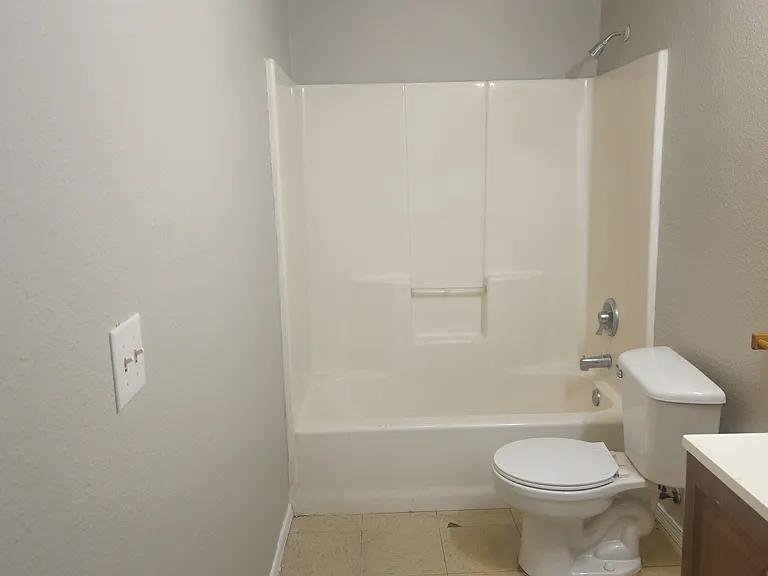 2821 Oak Dr — Photo 8