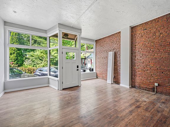 2nd image of 2483 Thurman Ave APT 1