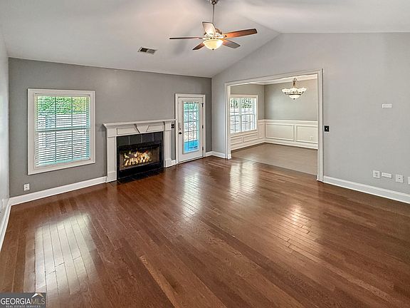 3rd image of 1100 Brookshire Ct