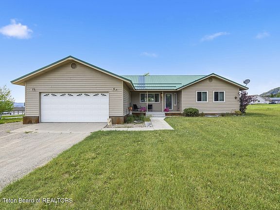 3rd image of 341 Alta Dr