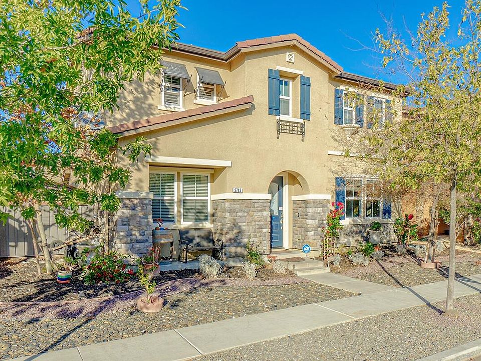 1st image of 2743 Nicolson Cir