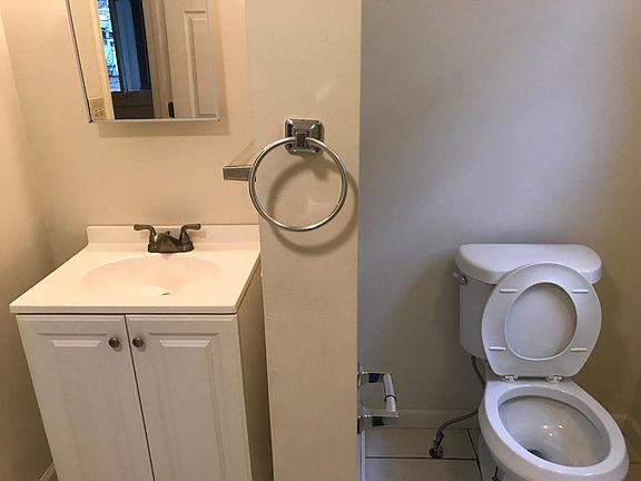 3rd image of 1157 E 8th St #1