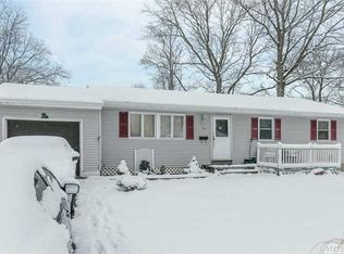 145 Phyllis Dr, Patchogue, NY 11772