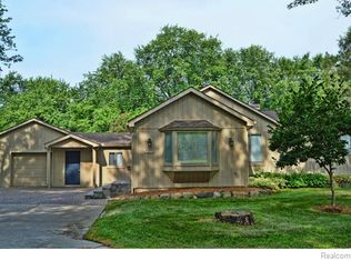 3116 Mandrake St, Commerce Township, MI