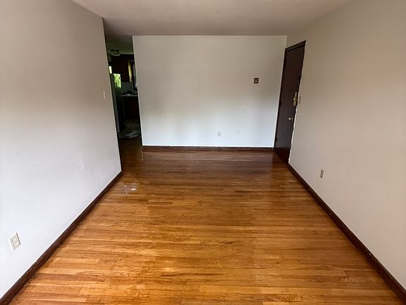 3rd image of 372 Park St APT 7