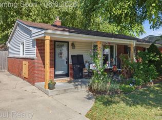 9810 Dudley St, Taylor, MI 48180