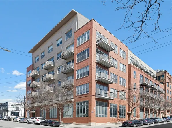 824 W Superior St Unit 306, Chicago, IL 60642