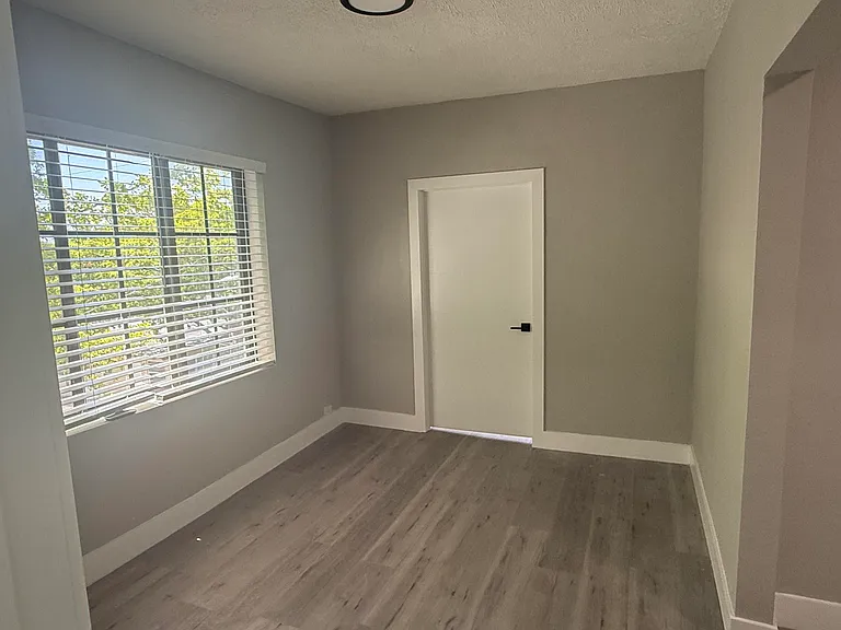2000 Jefferson St #15 — Photo 13