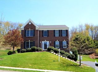 1607 Robin Ct, Pittsburgh, PA