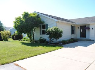 2351 Patterson Lake Rd, Pinckney, MI 48169