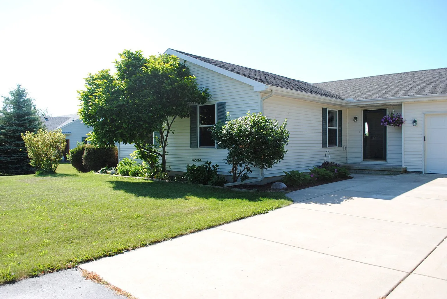 2351 Patterson Lake Rd photo 1