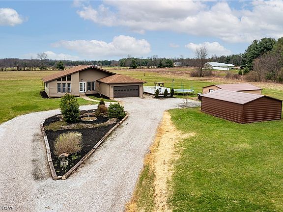 3rd image of 36220 Neff Rd