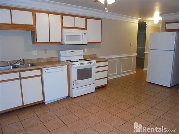 3rd image of 7012 Stoneridge Dr