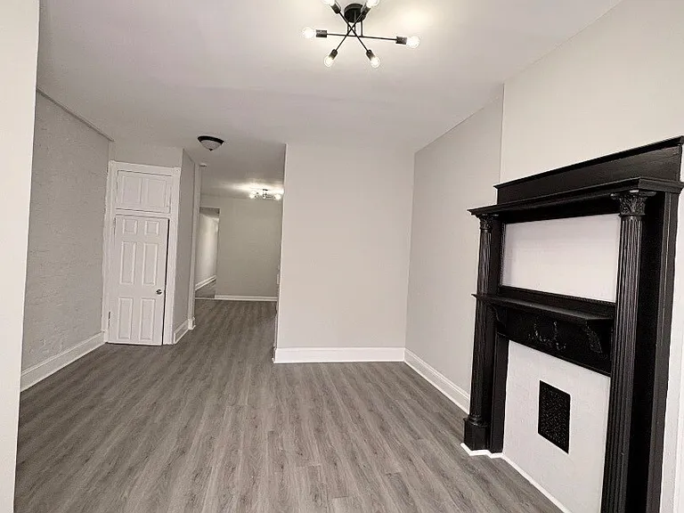 235X McCulloh St — Photo 3
