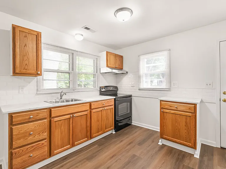 607 N Rocky River Rd — Photo 9