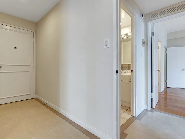10787 Wilshire Blvd #802 — Photo 9