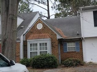 658 Hollomon Dr, Hampton, VA 23666