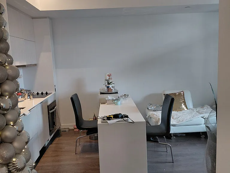 370 Martha St #301 — Photo 9