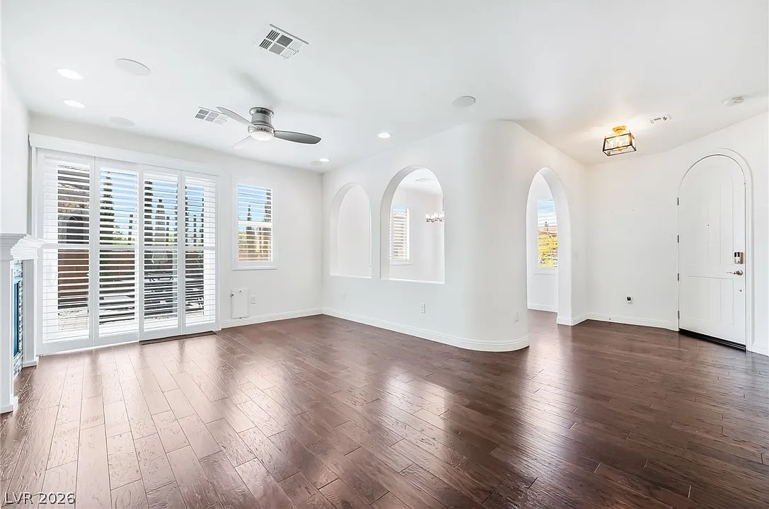 3 bed, 2.5 bath, 1962 sqft, $3,000 — Photo 4