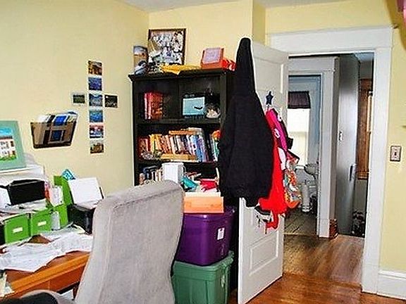2nd image of 956 Charles Ave