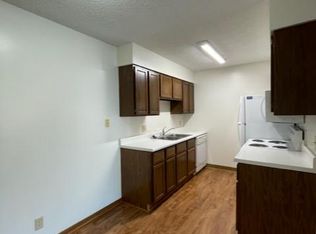 701 S 11th St APT 9, Lincoln, NE 68508