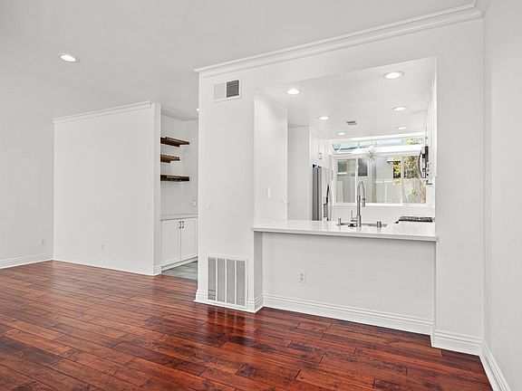 4th image of 501 Herondo St APT 57