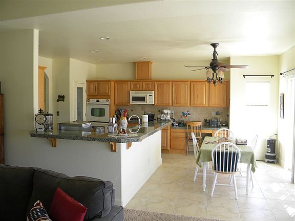 4th image of 260 Chaparral