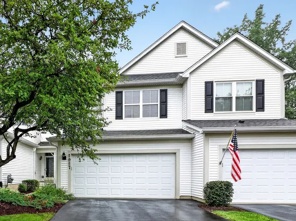 2927 Pleasant Plains Dr, Saint Charles, IL 60175