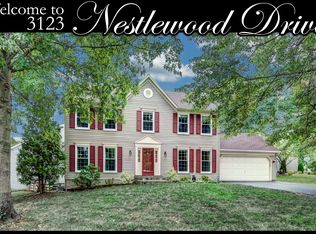 3123 Nestlewood Dr, Herndon, VA 20171