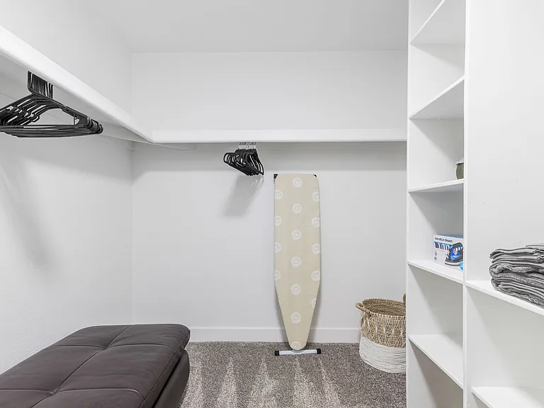 2529 E Commonwealth Cir — Photo 19