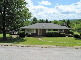 2461 Hillside Dr, Indiana, PA 15701