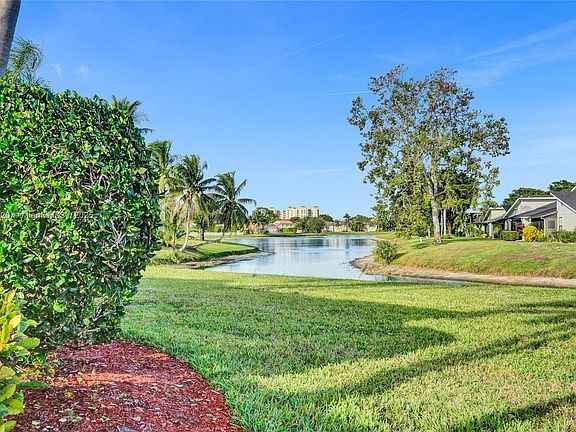 2nd image of 4399 Willow Pond Cir