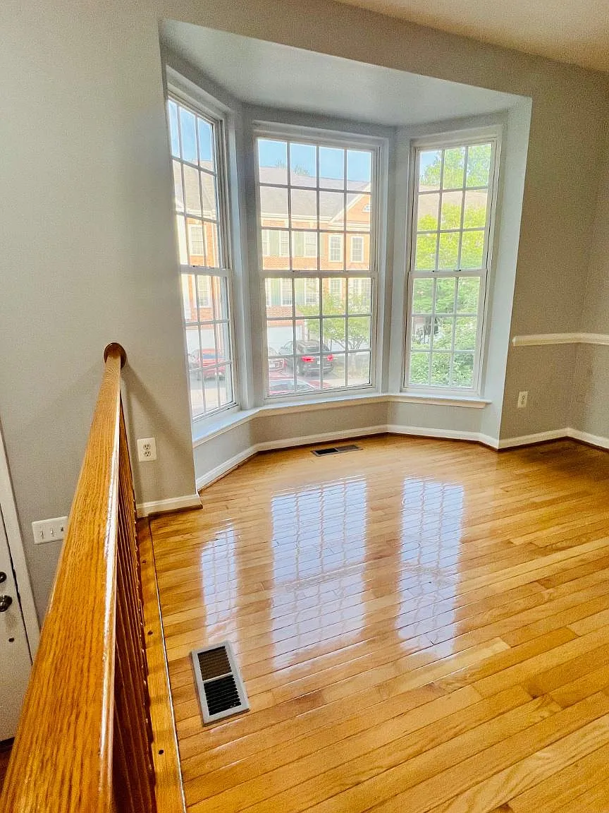 3 bed, 3.5 bath, 1690 sqft, $3,000 — Photo 4