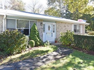 322 Chatham Cir, Warwick, RI 02886