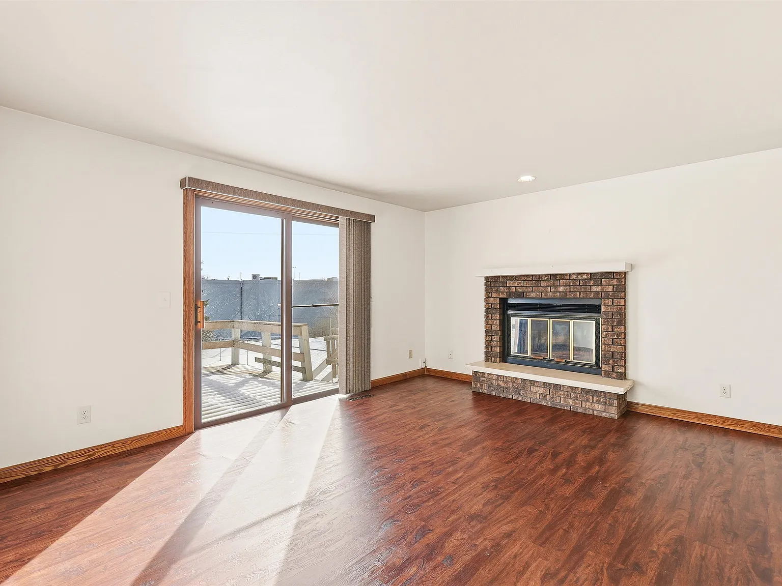 3 bed, 1100 sqft, $1,725 — Photo 2
