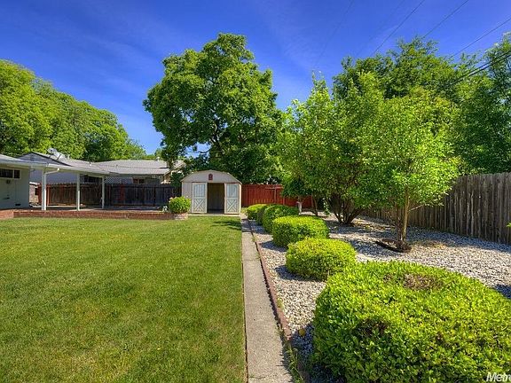 5th image of 7430 Coral Ln