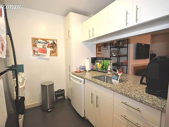 4th image of 100 Atlantic Ave APT 3N