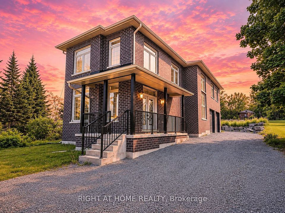 1st image of 637 Simcoe St