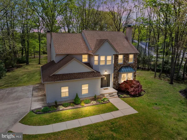 15 Summer Dr, Berlin, NJ 08009