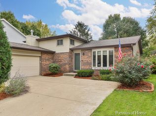 545 Dawes Ave, Glen Ellyn, IL 60137