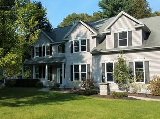 4 Cinnamon Ln, Halfmoon, NY 12065